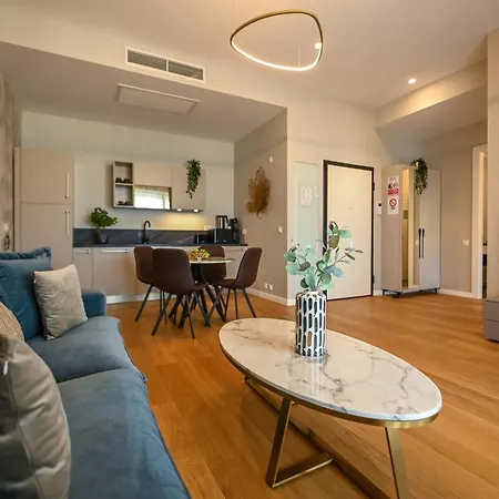 One Verdi Park Exclusive Apartments - Panoramic View & Private Parking-2